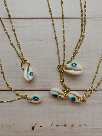 Evil Eye Conch Necklace