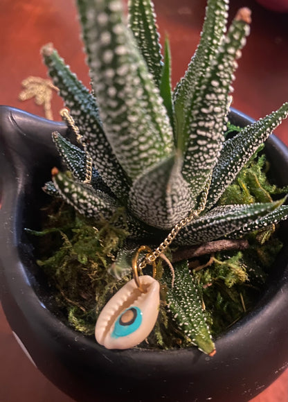 Evil Eye Conch Necklace